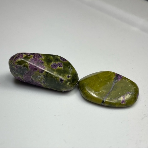 Stitchtite in Serpentine Tumble Stone Set of 2 - Picture 6 of 13